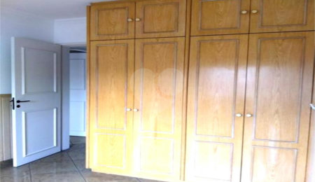 Apartamento à venda com 2 quartos, sendo 1 suíte,  em Moema, São Paulo, SP