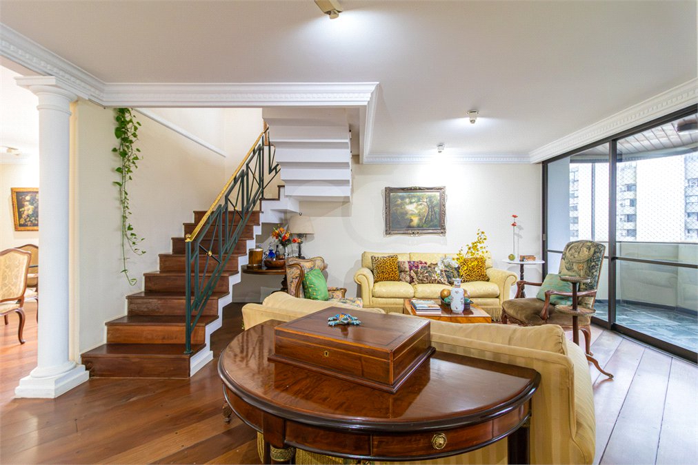 Duplex à venda com 4 quartos, sendo 3 suítes, em Campo Belo, São Paulo, SP