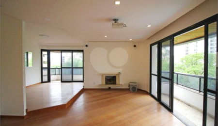 Apartamento à venda com 4 quartos, sendo 3 suítes,  em Vila Suzana, São Paulo, SP
