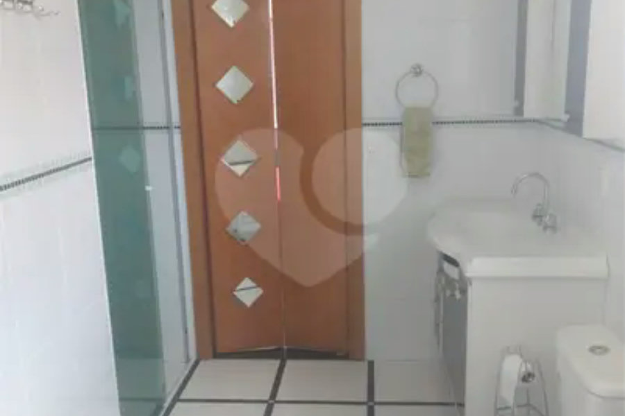 Sobrado à venda com 4 quartos, sendo 1 suíte,  em Vila Guilherme, São Paulo, SP