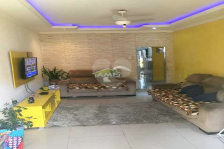 Casa linear em Guaratiba com três quartos sendo uma súite