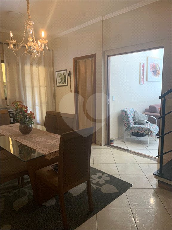 Casa à venda com 4 quartos, sendo 1 suíte, em Loteamento Shangrilá, Valinhos, SP