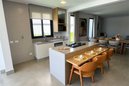 Casa à venda com 4 suítes no condomínio Villas do Golf, Itu - SP