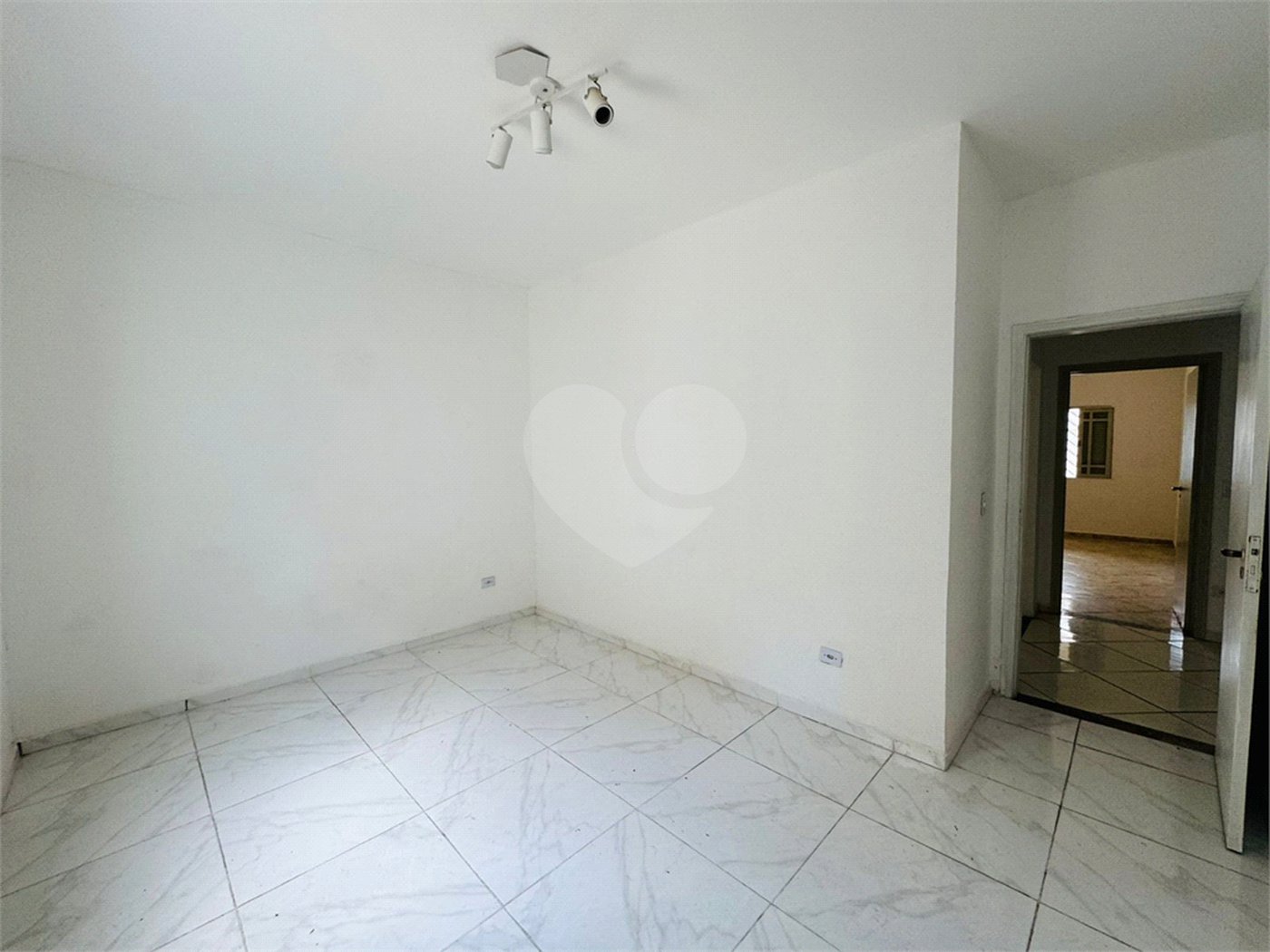 Casa à venda com 3 quartos, sendo 1 suíte, em Vila Galvão, Guarulhos, SP