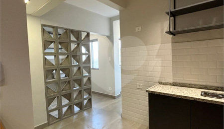 Apartamento à venda com 3 quartos, sendo 1 suíte,  em Pinheiros, São Paulo, SP