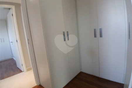 Cobertura à venda com 4 quartos, sendo 3 suítes,  em Cidade São Francisco, São Paulo, SP