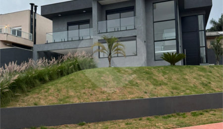 Casa à venda com 5 suítes no condomínio Residencial Santa Maria, Jandira - SP