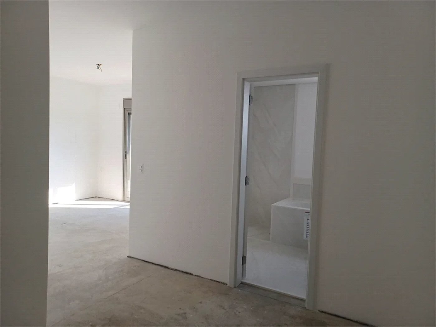 Apartamento à venda com 4 suítes em Real Parque, São Paulo, SP