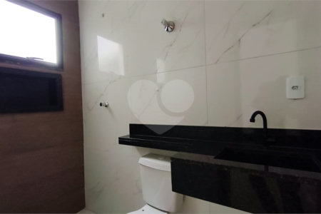 Casa à venda com 2 suítes no condomínio Residencial Paranaguá, São Paulo - SP