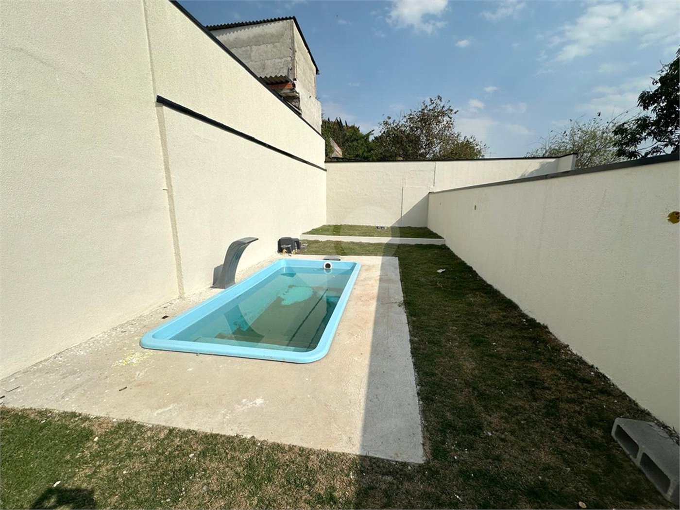 Sobrado à venda com 3 quartos, sendo 1 suíte,  em Jardim Esperança, Mogi das Cruzes, SP