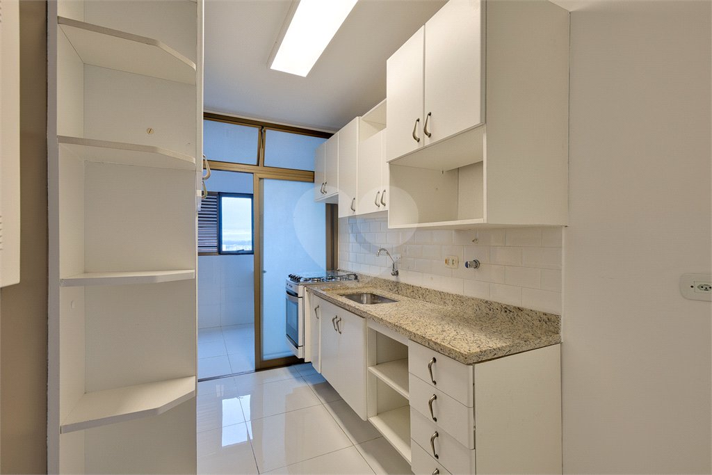 Apartamento à venda com 3 quartos, sendo 1 suíte, em Alto da Boa Vista, São Paulo, SP