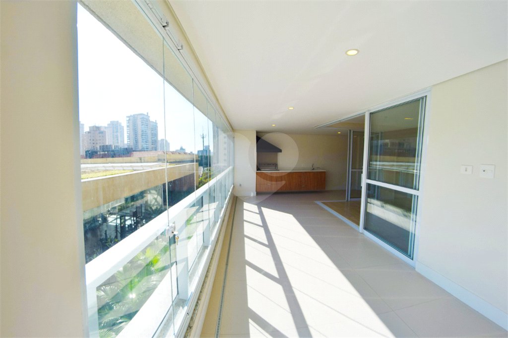 Apartamento à venda com 3 suítes em Vila Romana, São Paulo, SP