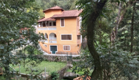 Sobrado à venda com 3 quartos, sendo 2 suítes, em Serra da Cantareira, Mairiporã, SP