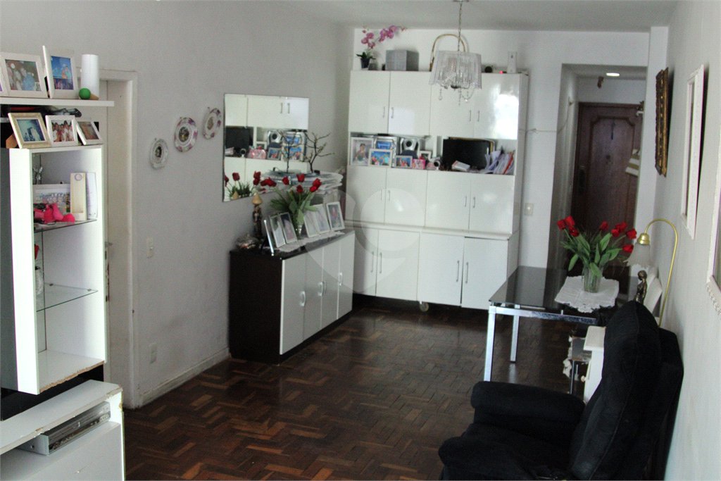Apartamento à venda com 3 quartos, sendo 1 suíte, em Rio Comprido, Rio de Janeiro, RJ