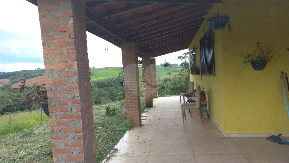 Chácara à venda com 4 quartos, sendo 1 suíte,  em Loteamento Quinta da Mata, Ibiúna, SP