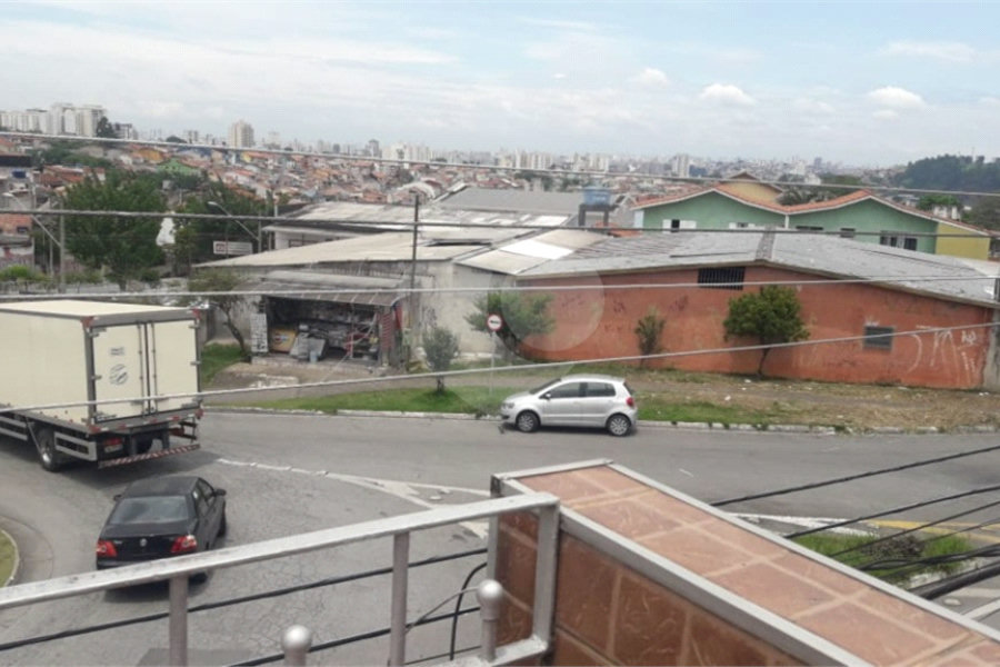Sobrado à venda com 3 quartos, sendo 1 suíte, em Parque Continental I, Guarulhos, SP
