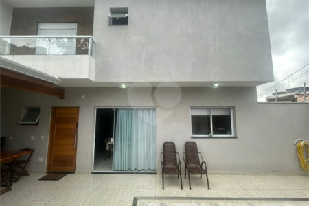 Sobrado à venda com 3 quartos, sendo 1 suíte, em Santa Teresinha, São Paulo, SP