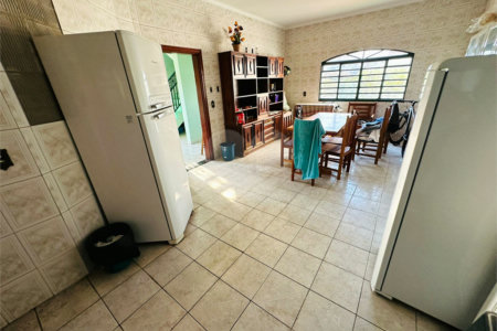 Sobrado à venda com 3 quartos, sendo 1 suíte,  em Jardim Regina, Indaiatuba, SP