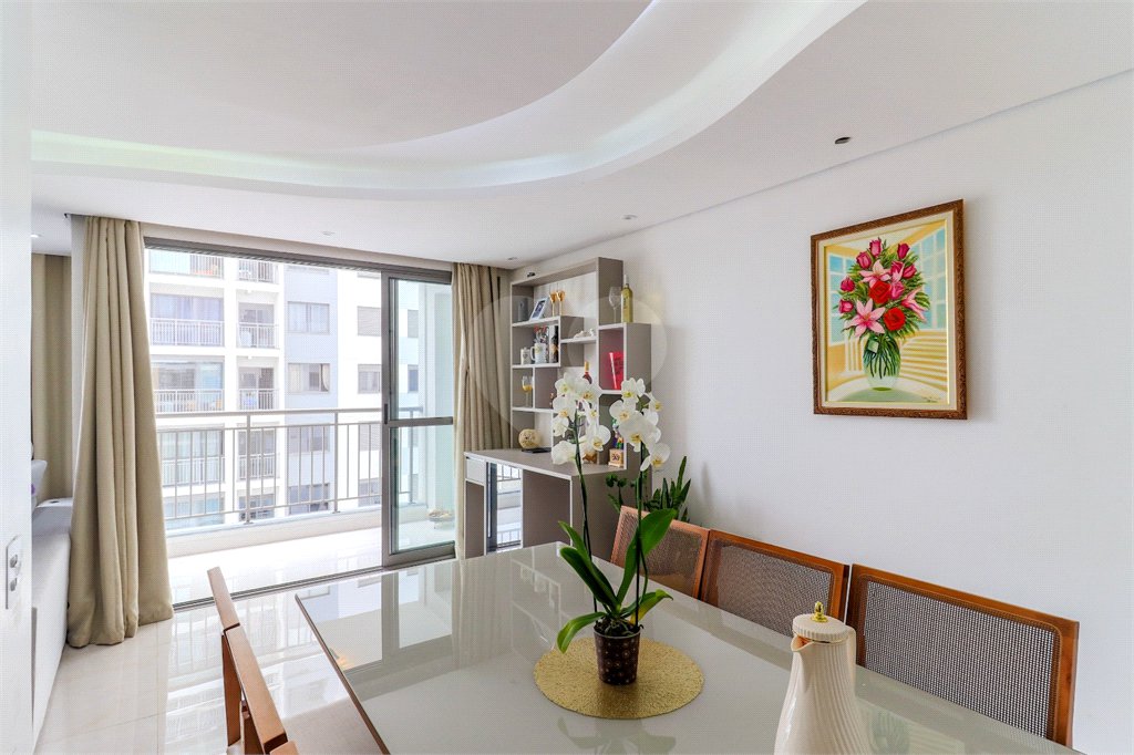 Apartamento à venda com 3 quartos, sendo 1 suíte, em Santo Amaro, São Paulo, SP