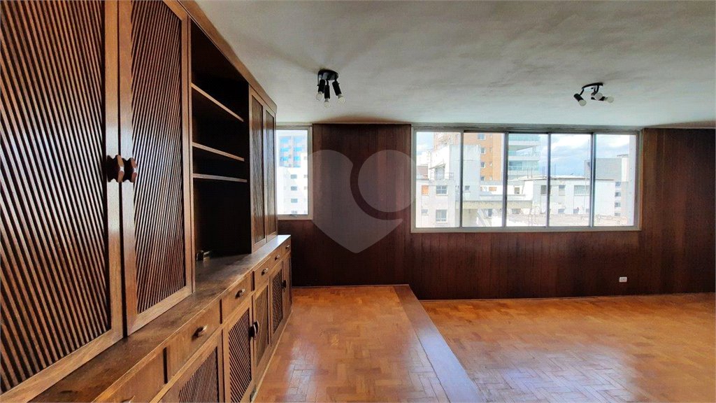 Apartamento à venda com 3 quartos, sendo 1 suíte, em Santa Cecília, São Paulo, SP