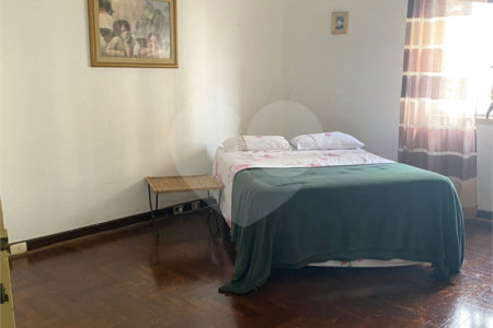 Apartamento à venda com 3 quartos, sendo 1 suíte,  em República, São Paulo, SP