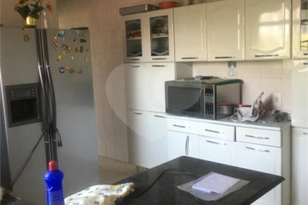 Casa à venda com 3 quartos em Vila Pirajussara, São Paulo, SP