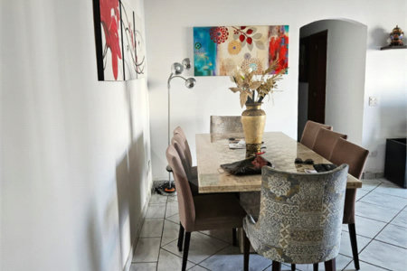 Casa à venda com 3 quartos, sendo 1 suíte, no condomínio Jconde de Irajá, São Paulo - SP