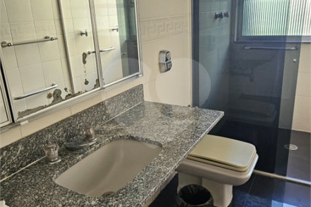 Apartamento à venda com 3 quartos, sendo 1 suíte,  em Itaim Bibi, São Paulo, SP