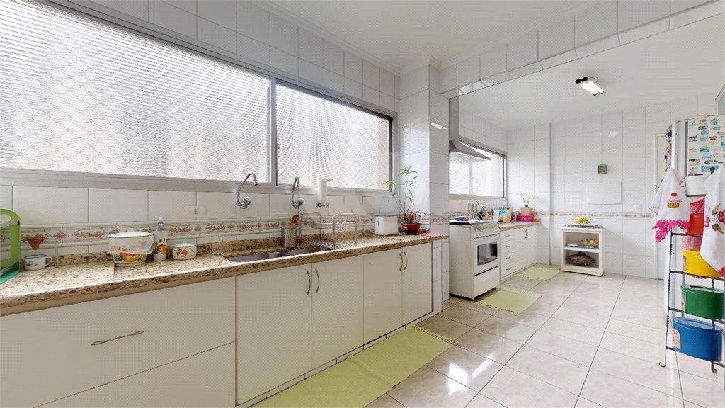Apartamento à venda com 4 quartos, sendo 2 suítes, em Pinheiros, São Paulo, SP