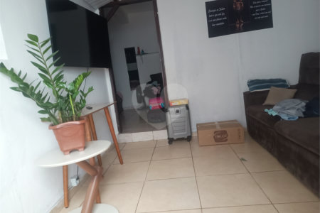 Casa Térrea à venda com 3 quartos, sendo 1 suíte,  em Campininha, São Paulo, SP