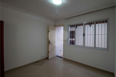 Casa à venda com 3 quartos, sendo 1 suíte, em Jardim Ester, São Paulo, SP