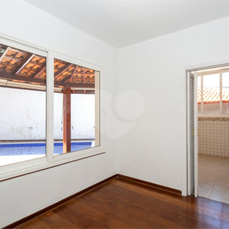 Sobrado à venda com 5 quartos, sendo 3 suítes, em Alto da Boa Vista, São Paulo, SP