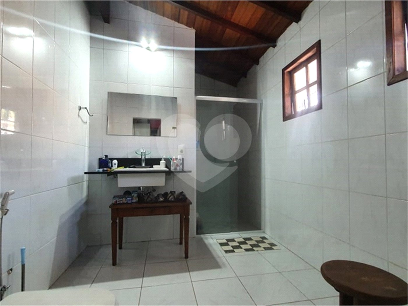 Sobrado à venda com 5 quartos, sendo 3 suítes, em Tremembé, São Paulo, SP