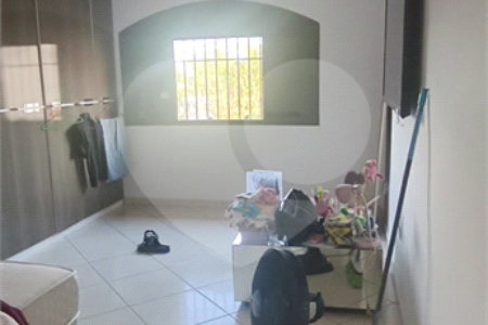 Casa à venda com 4 quartos, sendo 3 suítes, em Jardim Vila Galvão, Guarulhos, SP
