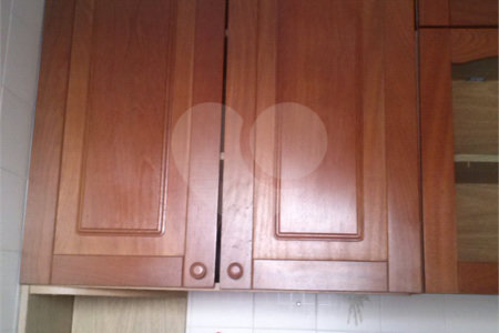 Sobrado à venda com 3 quartos em Jardim Itacolomi, São Paulo, SP