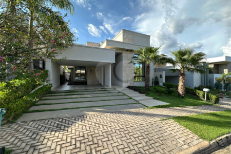 Casa à venda com 3 suítes no condomínio Florais do Valle, Cuiabá - MT