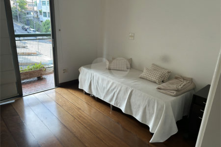 Apartamento à venda com 4 quartos, sendo 2 suítes,  em Paineiras do Morumbi, São Paulo, SP