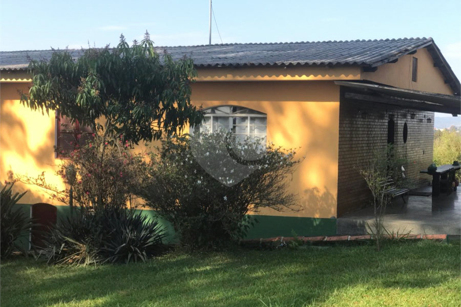 Casa à venda com 5 quartos, sendo 1 suíte, em Chácaras Bom Tempo, Franco da Rocha, SP