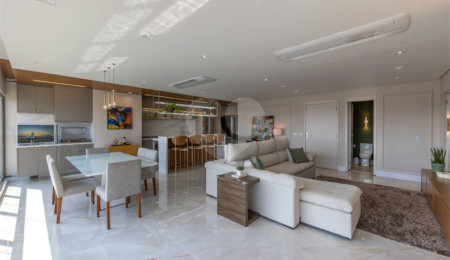 Apartamento à venda com 4 quartos, sendo 2 suítes,  em Campo Belo, São Paulo, SP