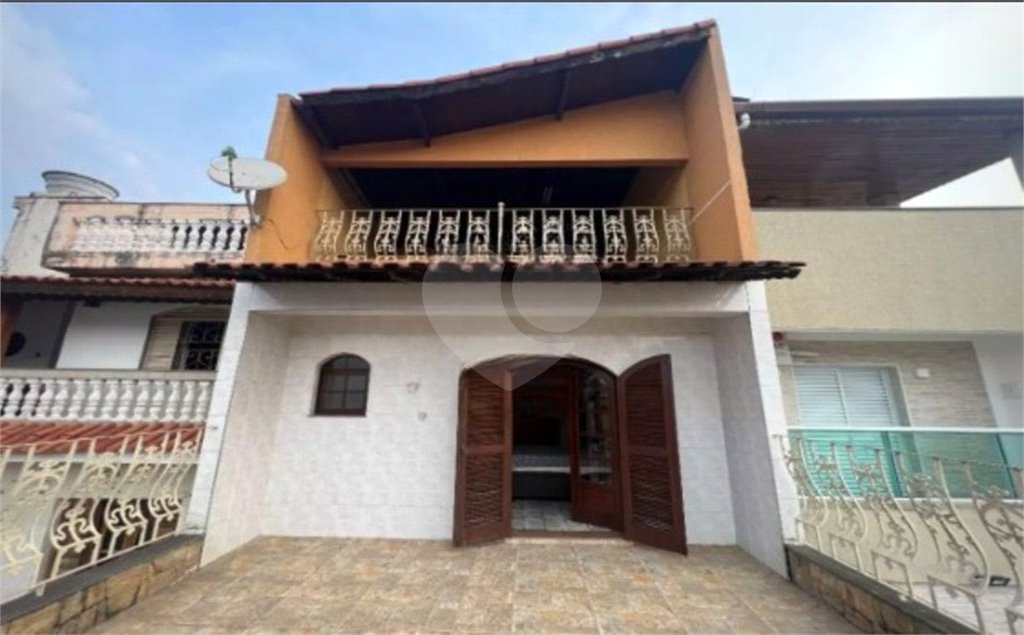Sobrado à venda com 3 quartos, sendo 1 suíte, em Tremembé, São Paulo, SP