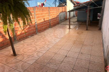 Casa à venda com 2 quartos em Vila Carvalho, Itapetininga, SP