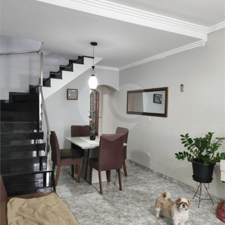 Casa à venda com 4 quartos, sendo 1 suíte, em Jardim Leila, Guarulhos, SP