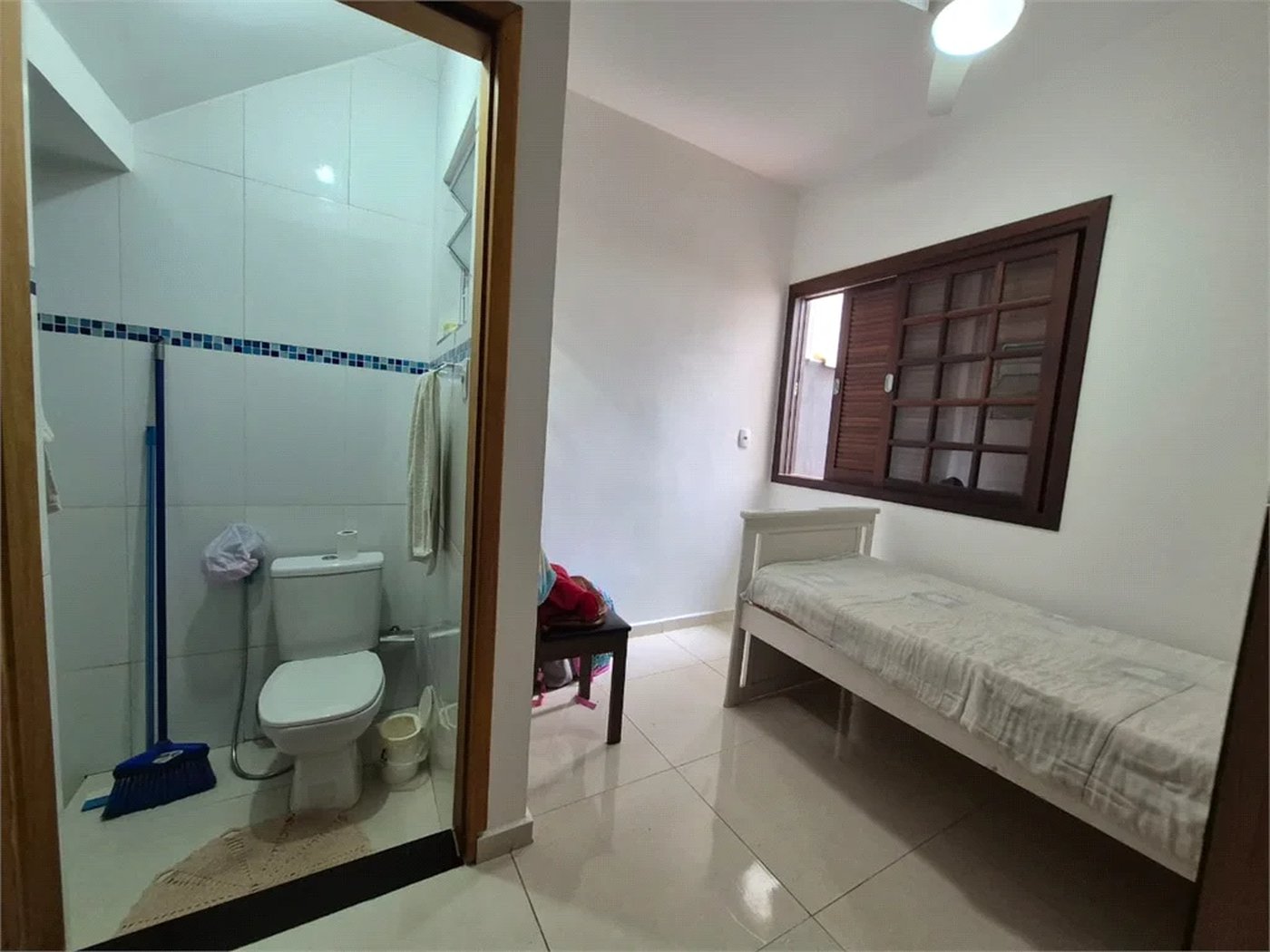 Casa à venda com 4 quartos, sendo 1 suíte,  no condomínio Residencial Alto da Lapa II, São Paulo - SP