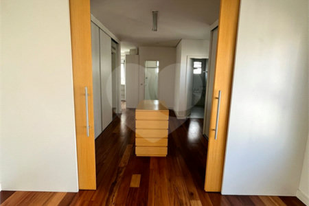 Apartamento à venda com 3 suítes em Vila Andrade, São Paulo, SP