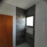 Casa à venda com 3 suítes no condomínio Terras do Vale, Caçapava - SP