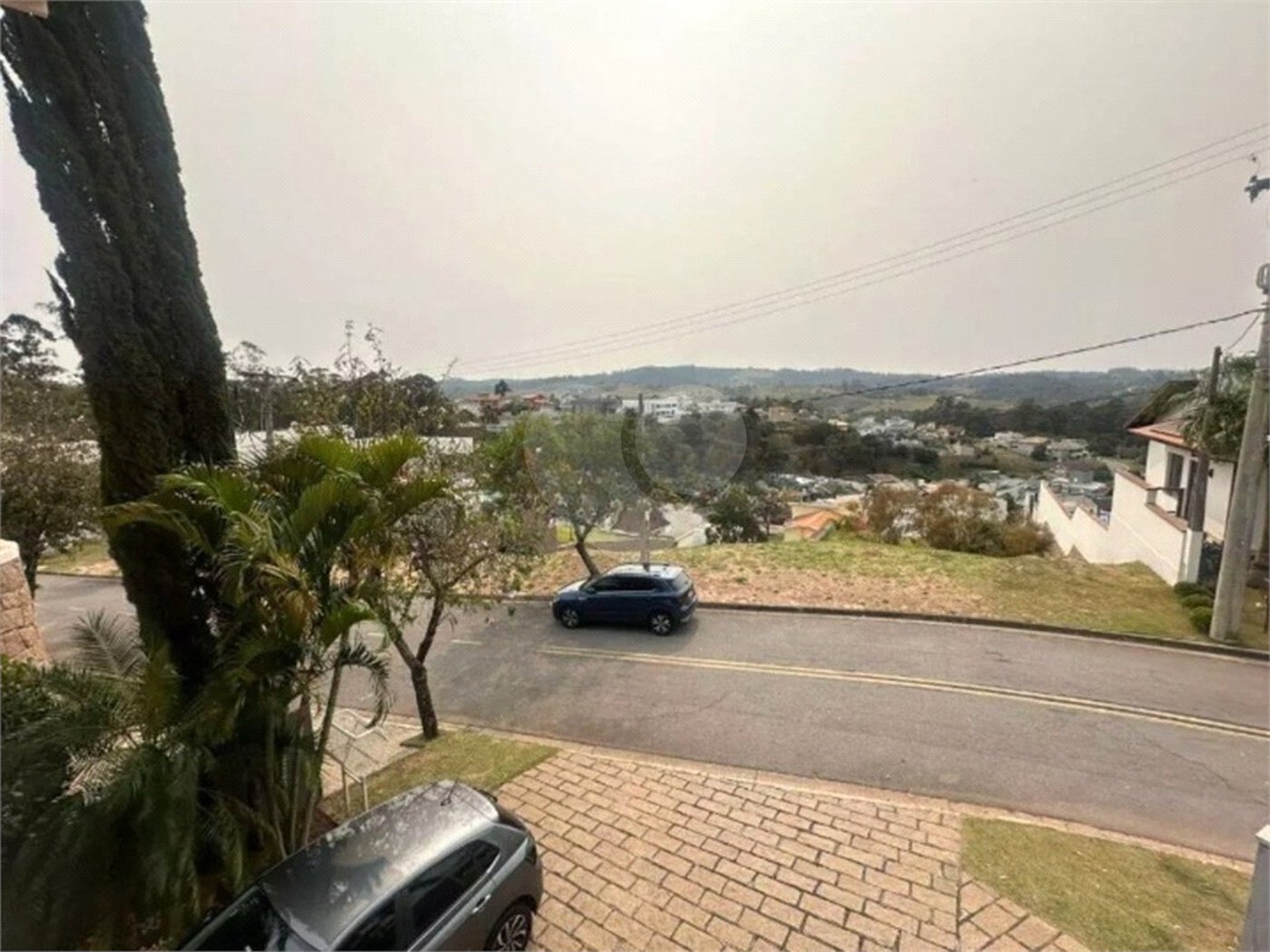 Casa à venda com 3 quartos, sendo 1 suíte, no condomínio Residencial Delle Stelle, Louveira - SP