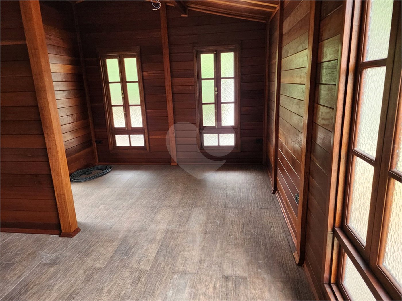 Casa à venda com 2 quartos, sendo 1 suíte, no condomínio Chácara Pedra Grande, Atibaia - SP