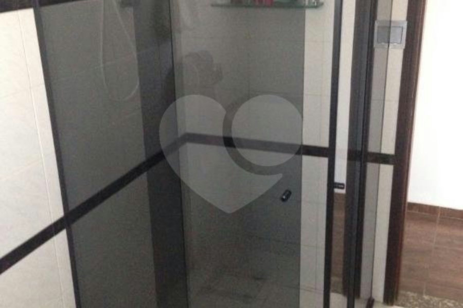 Sobrado à venda com 4 quartos, sendo 1 suíte,  em Jardim Aricanduva, São Paulo, SP