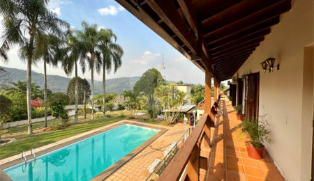 Casa à venda com 7 quartos, sendo 4 suítes,  no condomínio Campos de Mairiporã Gleba 1, Mairiporã - SP