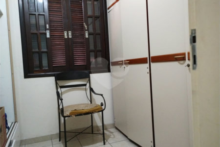 Sobrado à venda com 4 quartos, sendo 1 suíte, em Jardim Monte Kemel, São Paulo, SP